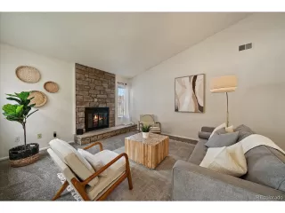 Photo #5: 4196975 Listing