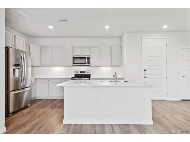 MLS: 4197006 Condo For Sale