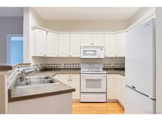 Photo #5: 4197936 Listing