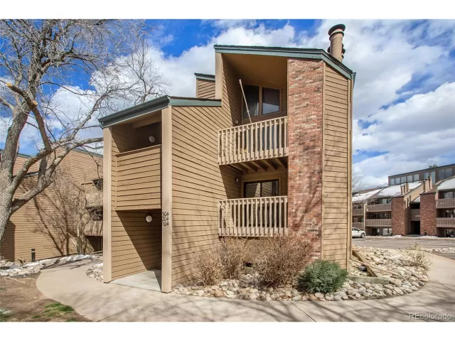 MLS: 4198395 Condo For Sale