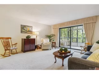 Photo #2: 4199085 Listing 