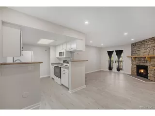 Photo #5: 4201166 Listing