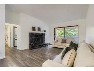 Photo #2: 4201571 Listing 