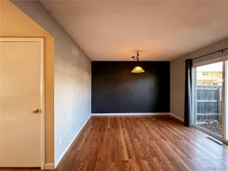 Photo #5: 4208003 Listing