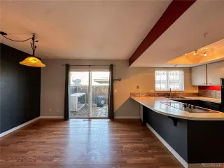 Photo #6: 4208003 Listing