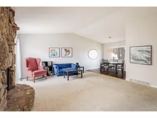 Photo #2: 4208405 Listing