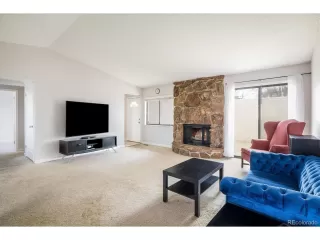 Photo #3: 4208405 Listing