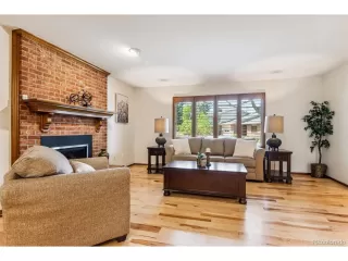 Photo #4: 4208595 Listing