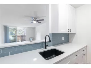 Photo #5: 4210370 Listing