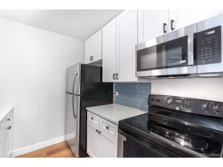 Photo #6: 4210370 Listing