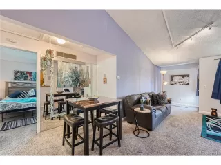 Photo #4: 4210804 Listing