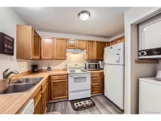 Photo #5: 4210804 Listing