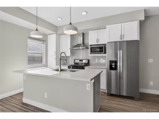 Photo #5: 4212547 Listing