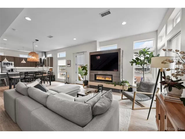 MLS: 4213977 Condo For Sale