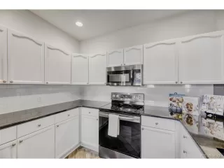 Photo #4: 4216440 Listing