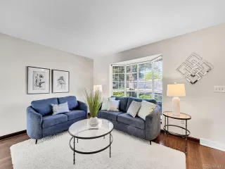 Photo #5: 4216779 Listing