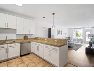 Photo #4: 4218038 Listing