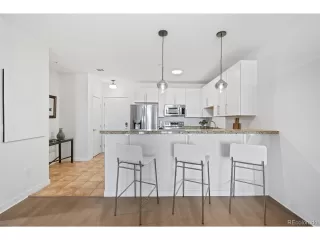 Photo #5: 4218038 Listing