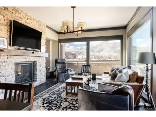 Photo #2: 4219224 Listing 