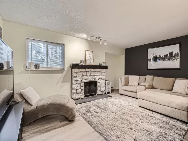 MLS: 4221531 Condo For Sale