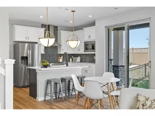 Photo #2: 4223272 Listing 