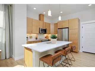 Photo #2: 4224020 Listing