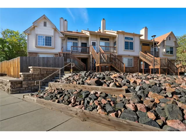 MLS: 4224318 Condo For Sale