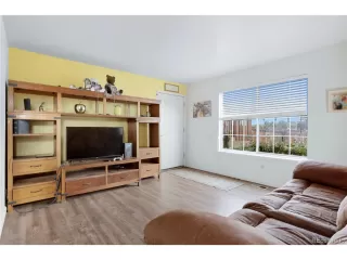 Photo #4: 4224318 Listing