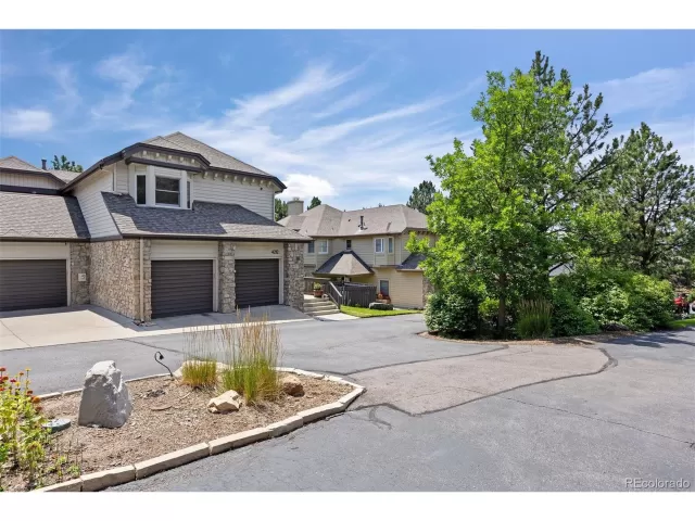 MLS: 4227231 Condo For Sale