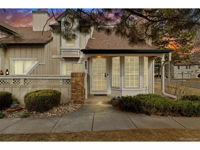 MLS: 4228319 Condo For Sale