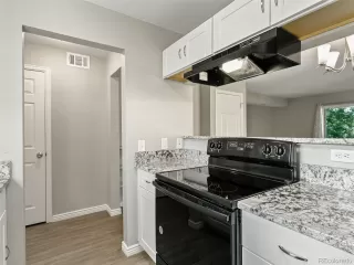 Photo #4: 4228532 Listing