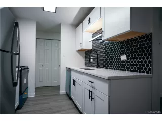 Photo #5: 4228785 Listing