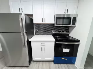 Photo #6: 4228785 Listing