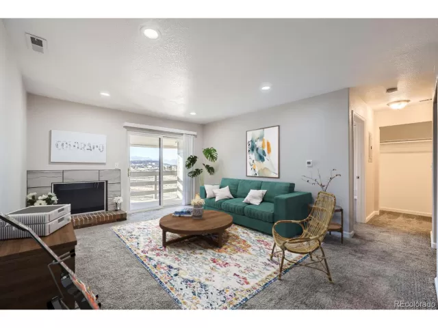 MLS: 4229077 Condo For Sale