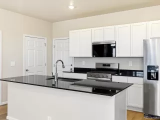 Photo #4: 4230674 Listing 