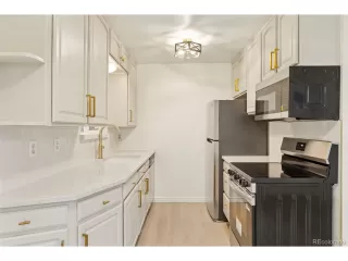 Photo #6: 4232444 Listing