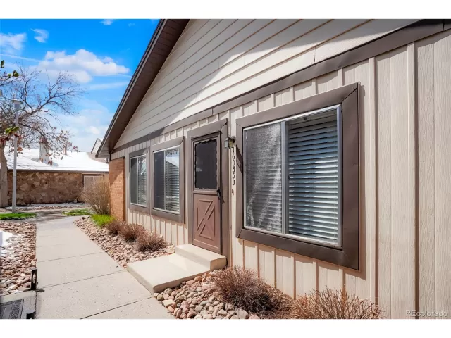 MLS: 4232676 Condo For Sale