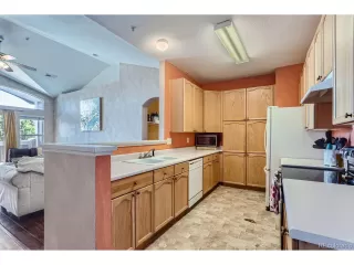 Photo #5: 4233914 Listing