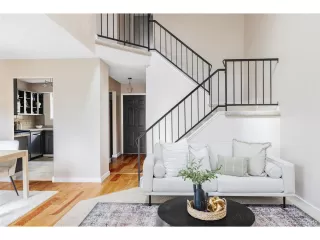 Photo #4: 4235725 Listing