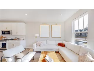 Photo #3: 4236301 Listing