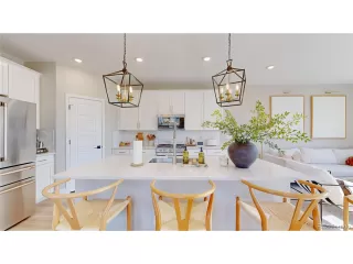 Photo #6: 4236301 Listing