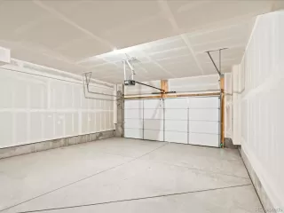 Photo #5: 4237200 Listing