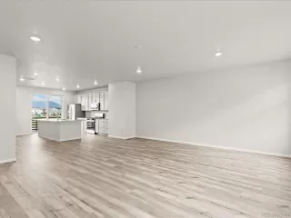 Photo #6: 4237200 Listing