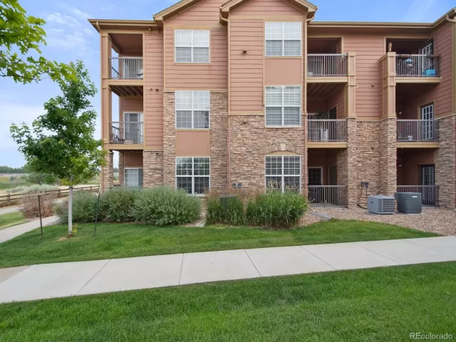 MLS: 4238040 Condo For Sale