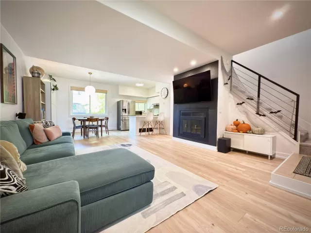 MLS: 4239195 Condo For Sale