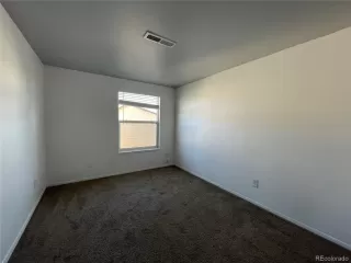 Photo #5: 4239260 Listing 