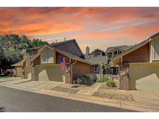 MLS: 4239368 Condo For Sale