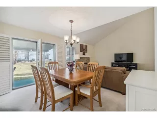 Photo #4: 4240662 Listing 