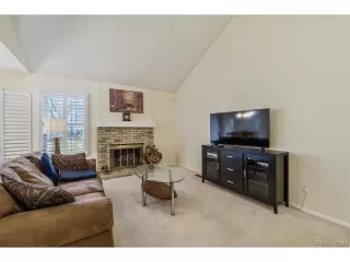 Photo #5: 4240662 Listing 