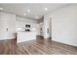 Photo #5: 4244454 Listing